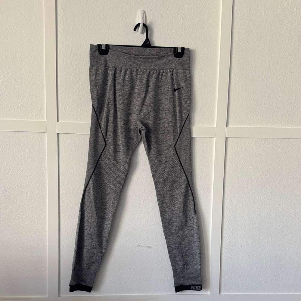 Nike Women's Heather Gray Leggings
